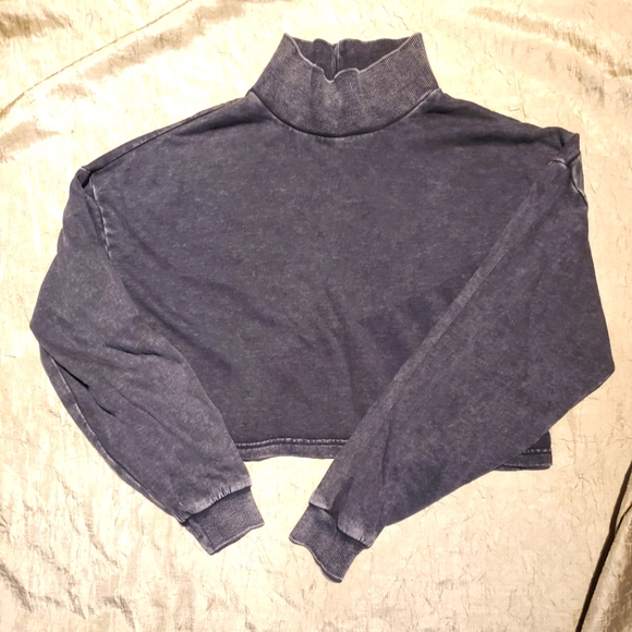 53. Garage Cropped Longsleeve Turtle neck - Picture 3 of 4